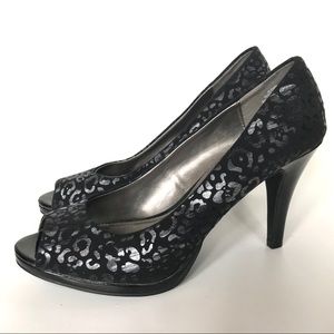 SAM & LIBBY Sleger Peep Toe High Heels- 9